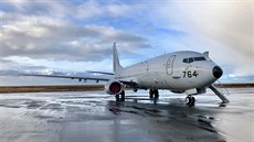 Americký námořní hlídkový letoun P-8A Poseidon na základně Keflavík na Islandu