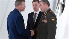 Schůzka vrchního velitele sil NATO Toda Wolterse s ruským náčelníkem štábu...