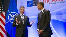 éf NATO Anders Fogh Rasmussen a americký prezident Barack Obama na summitu v
