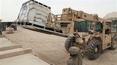 Zásobování zahraniních jednotek v Afghánistánu.
