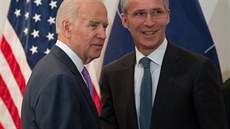Joe Biden a Jens Stoltenberg