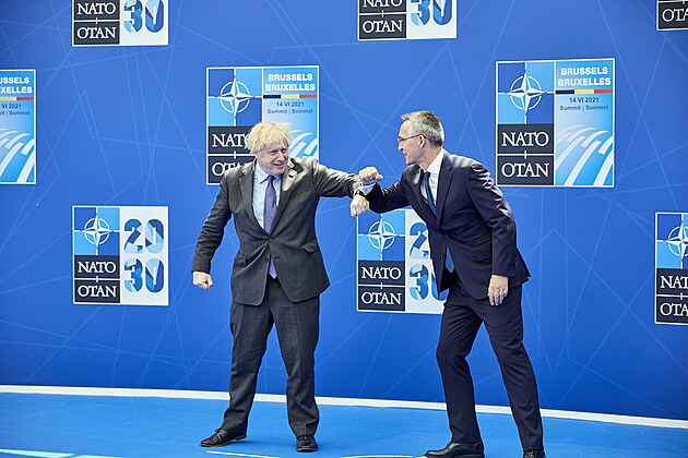 Britský premiér Boris Johnson na summitu NATO 2021 v Bruselu