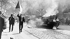 Snímek sovětské invaze do Československa v srpnu 1968 z archivu CIA zveřejnil...