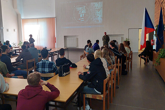 Studijní exkurze pro studenty stedních kol na základn AR v Páslavicích...