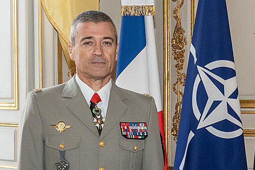 Francouzský náčelník generálního štábu generál Thierry Burkhard.