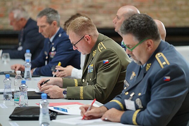 4. vyzbrojovací konference: vyzbrojování v dob krizí   (Dny NATO v Ostrav,...