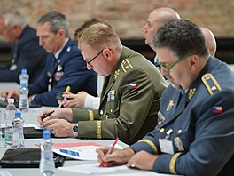 4. vyzbrojovací konference: vyzbrojování v době krizí (Dny NATO v Ostravě,...