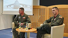 Američtí piloti C-5M Super Galaxy na Dnech NATO 2022 (16. září 2022)