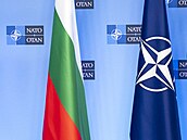 Vlajka Bulharska a NATO.