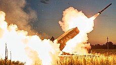 Ukrajinská protiofenzíva. Trofejní ruský těžký raketomet TOS, který ukrajinští...