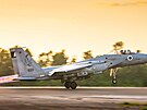 Izraelský stroj F-15 startuje k náletu na pozice Hamásu v Gaze (12. října 2023)