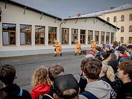 Poznej NATO - stedokolci na studijn exkurzi u 31. pluku radian, chemick...