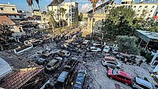 Parkovit nemocnice v Gaze po výbuchu, který zpsobila raketa Islámského...