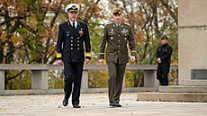 Předseda Vojenského výboru NATO Rob Bauer s náčelníkem generálního štábu Karlem...