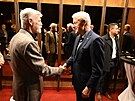 Prezient Petr Pavel s bvalm americkm prezidentem Billem Clintonem v klubu...