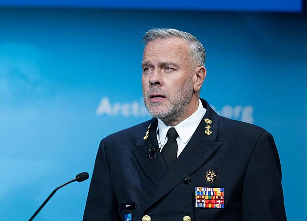 Pedseda Vojenského výboru NATO admirál Rob Bauer