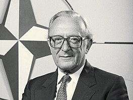 Lord Carrington, genetln tajemnk NATO (1984 - 1988)
