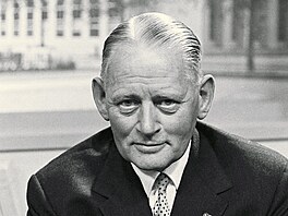 Dirk Stikker, generln tajemnk NATO (1961 - 1964)