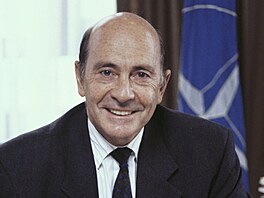 Manfred Wrner, generln tajemnk NATO (1988 - 1994)