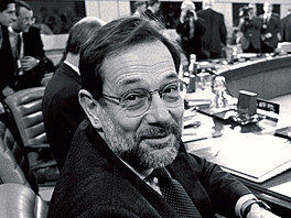 Javier Solana, generln tajemnk NATO (1995 - 1999)