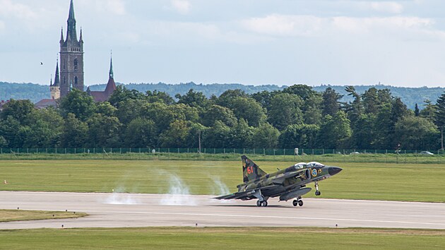 Letoun Saab 37 Viggen Dni otevench dve 21. zkladny v slavi