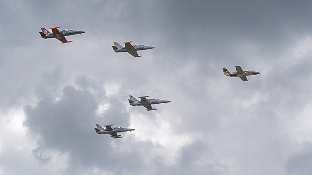 Prlet letoun L-29 Delfn, L-39 Albatros a L-159 Alca z dlen Aero Vodochody na Dni otevench dve 21. zkladny v slavi