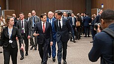 éf americké diplomacie Marco Rubio s generálním tajemníkem NATO Markem Ruttem...