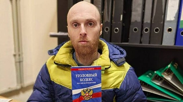 Zajatý australský uitel Oscar Jenkins