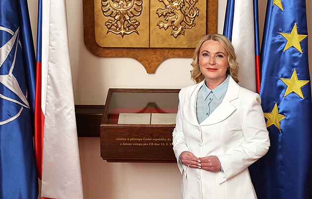 Ministryn obrany Jana ernochová (ODS)