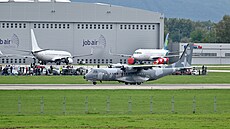 Hangár Job Air na monovském letiti bhem Dn NATO v Ostrav
