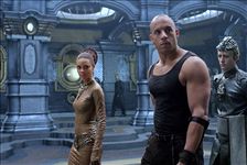 Riddick: Kronika temna (5)