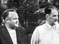 Porada nad raketovými nosii atomových zbraní v lét 1959: Koroljov (zleva), konstruktér tchto zbraní Igor Kuratov, matematik, který slouil obma, Mstislav Keldy a Koroljovovv námstek Vasilij Miin 