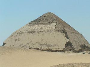 pyramida Dah��r