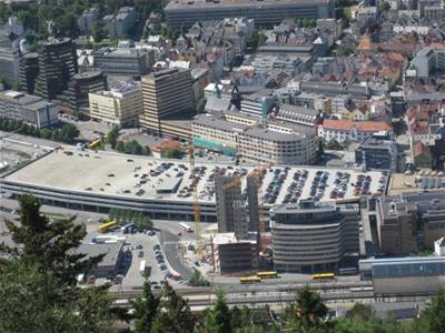 Norsko - Bergen - nádraží a parkoviště