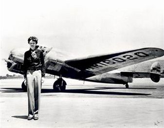Amelie Earhart a Lockheed Electra 