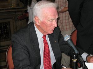 Cernan pi autogramid