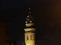 03. Noční pohled od městského divadla přes Parkán na kulatou zámeckou věž
