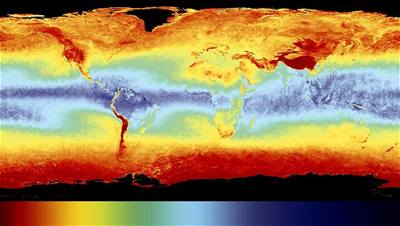 Rozložení vodní páry kolem Země v roce 2006. Kredit: ESA
