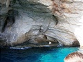 Jeskyn s modrou vodou
