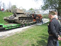 4 Píprava vojenské techniky (tank T-34) pro historickou ukázku boj