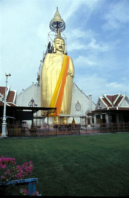 Bangkok - stojící Buddha