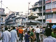 Káthmándú - ulice ve čtvrti Thamel kolem hotelu