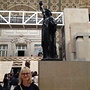Musée d‘Orsay, socha Svobody, v popředí autorka