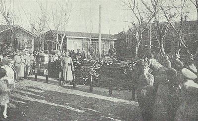 Legionáři u zbraní odebraných bolševikům v Čeljabinsku