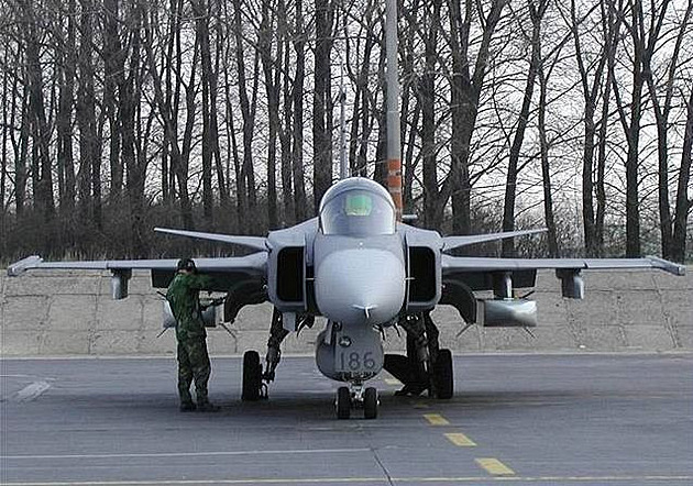 Gripen - front