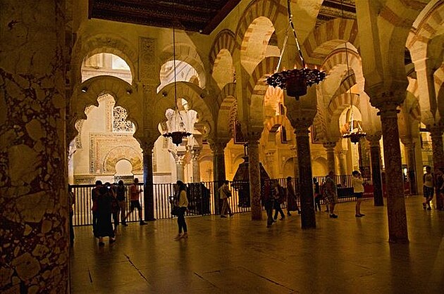 11 Typický pohled - Mezquita v Cordob