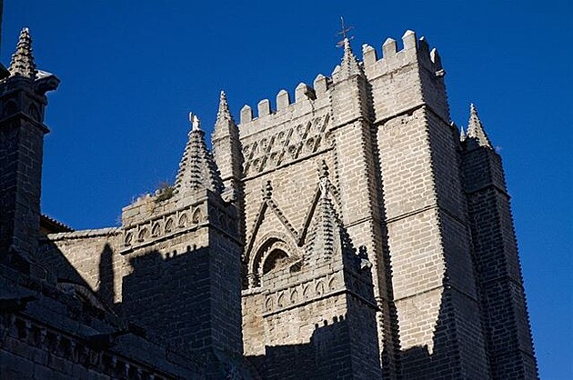 Ávila - katedrála je zabudována do opevnní