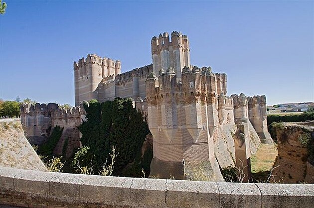 Kastilie je zemí hrad - Coca je zajímavý hrad