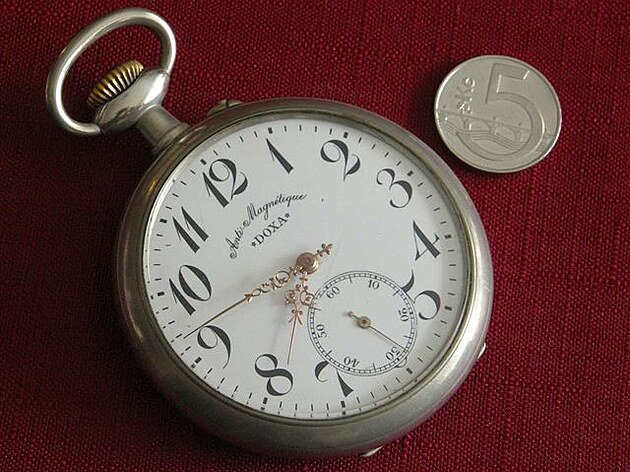 Kapesní hodinky z roku 1905
