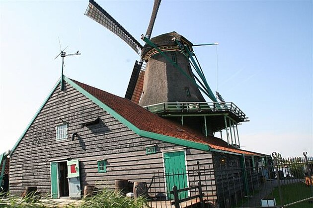 17 Zaanse Schans - funkní vtrný mlýn